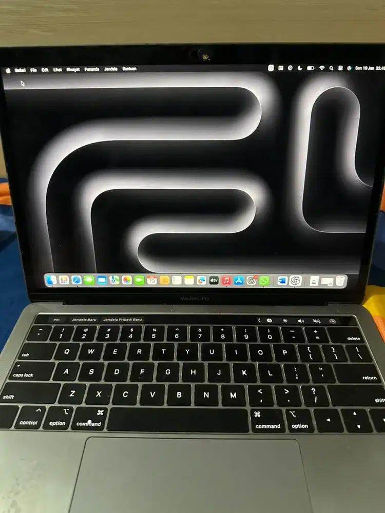 Dijual macbook pro 2019 13 inch