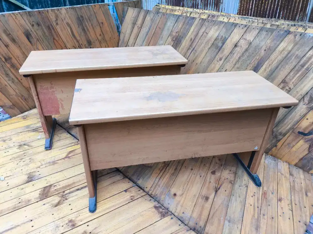 Meja kantor bekas 2 unit