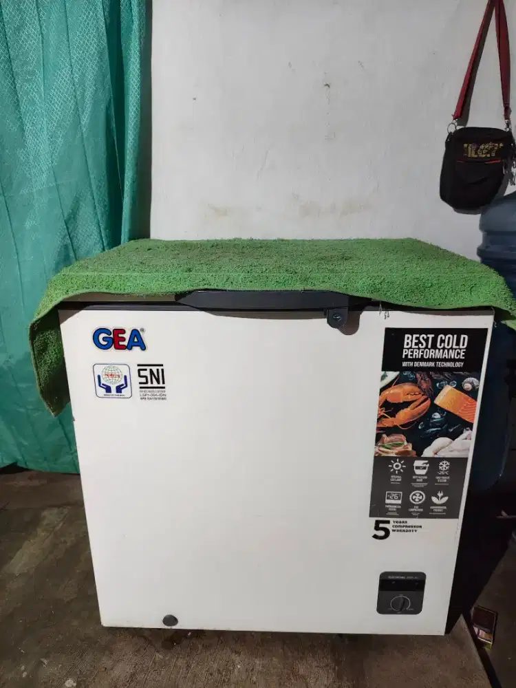 freezer gea 200 liter