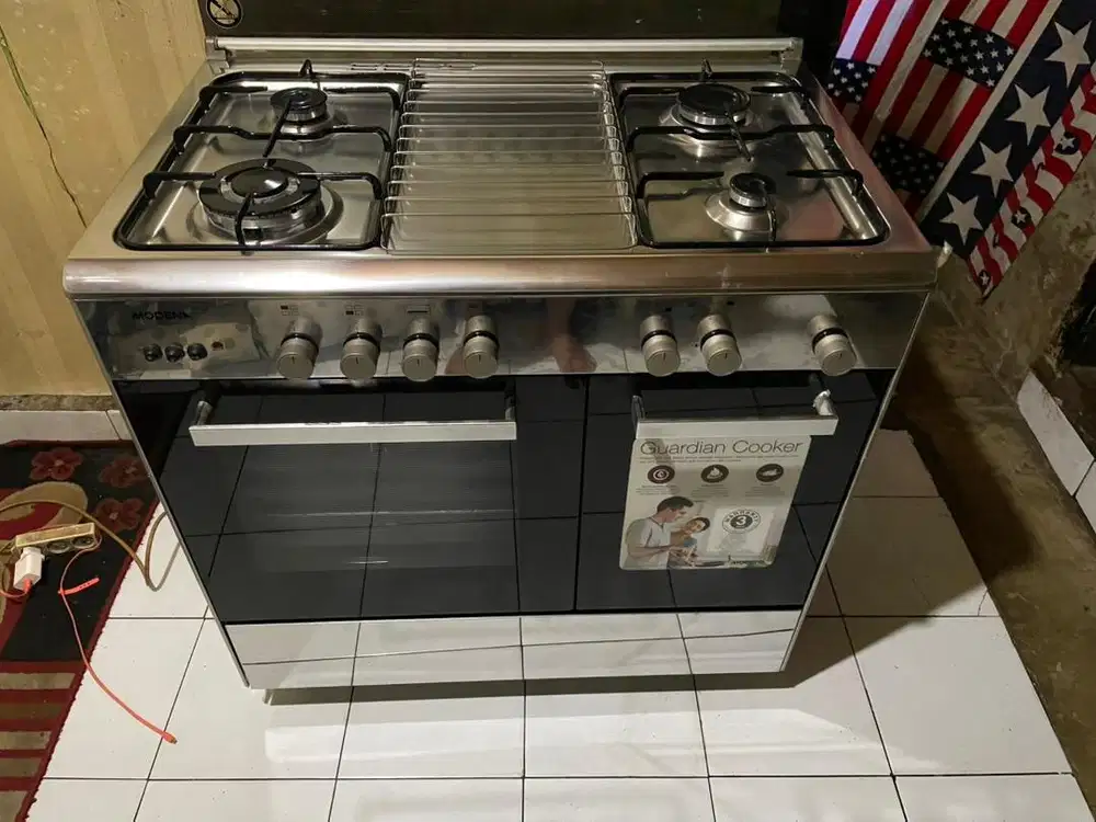 Kompor modena oven freestanding