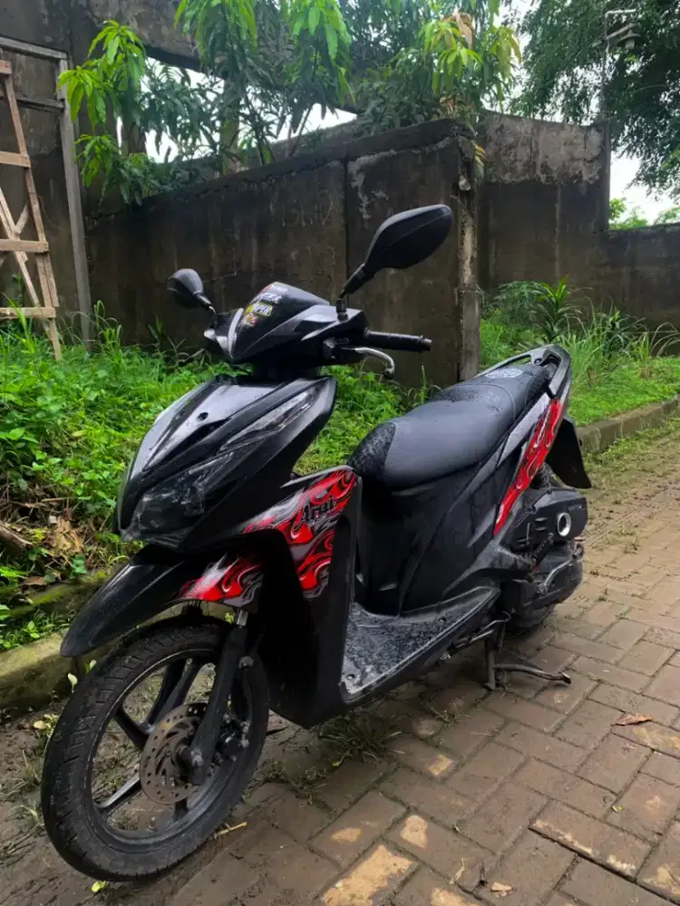 Honda Vario 125 Kzr 2013
