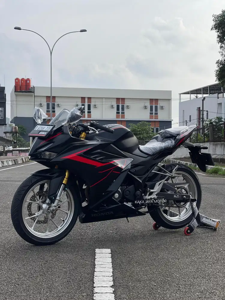 New CBR 150 R ABS 2022 Cash Kredit Bergaransi