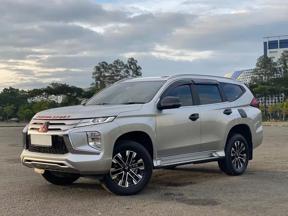 Mitsubishi Pajero Sport Dakar Facelift 4x2 AT 2023 Like New Spesial DP