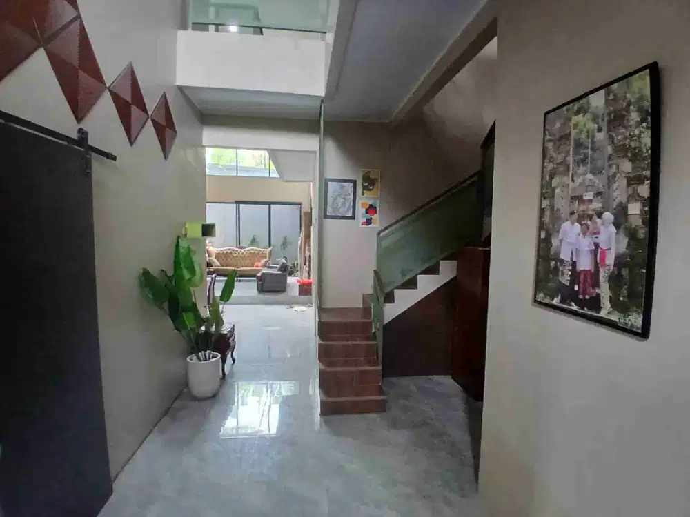 Dijual cepat rumah bagus  2 tingkat di jalan sakura,cinere depok