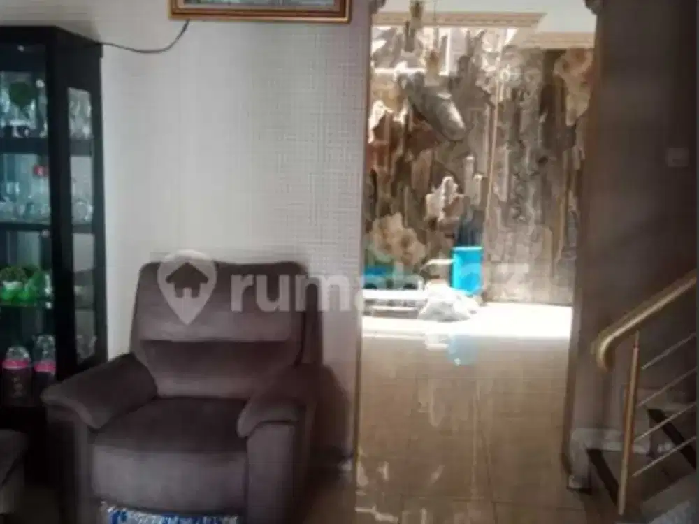 Dijual rumah full renovasi di Harapan Indah 2 Cluster Taman Puspa