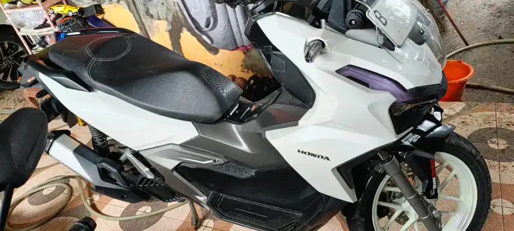 Jual motor adv 160 putih