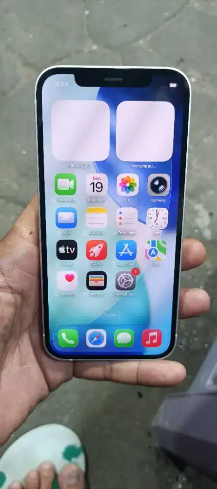 Iphone 12.   128 gb inter