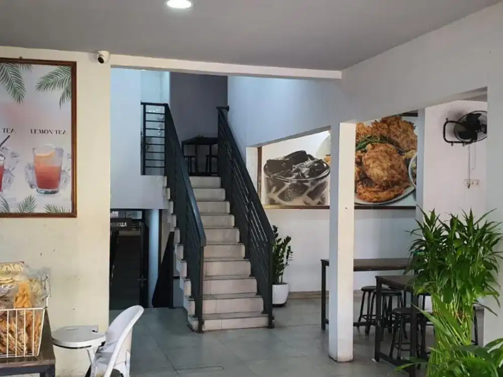 Ruang Usaha Mainroad Jl. Cihampelas Sangat Strategis di Bandung