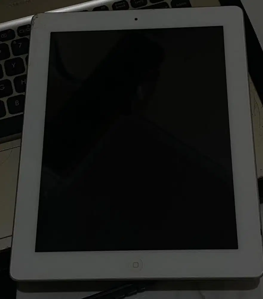 iPad 9.7 2nd Gen (2011)