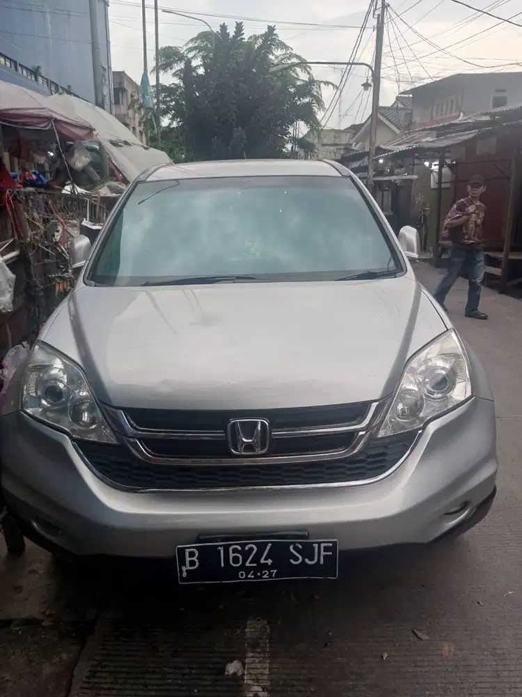 Jual mobil CRV 2012 pajak panjang, 4ban baru semua,servis dealer Honda
