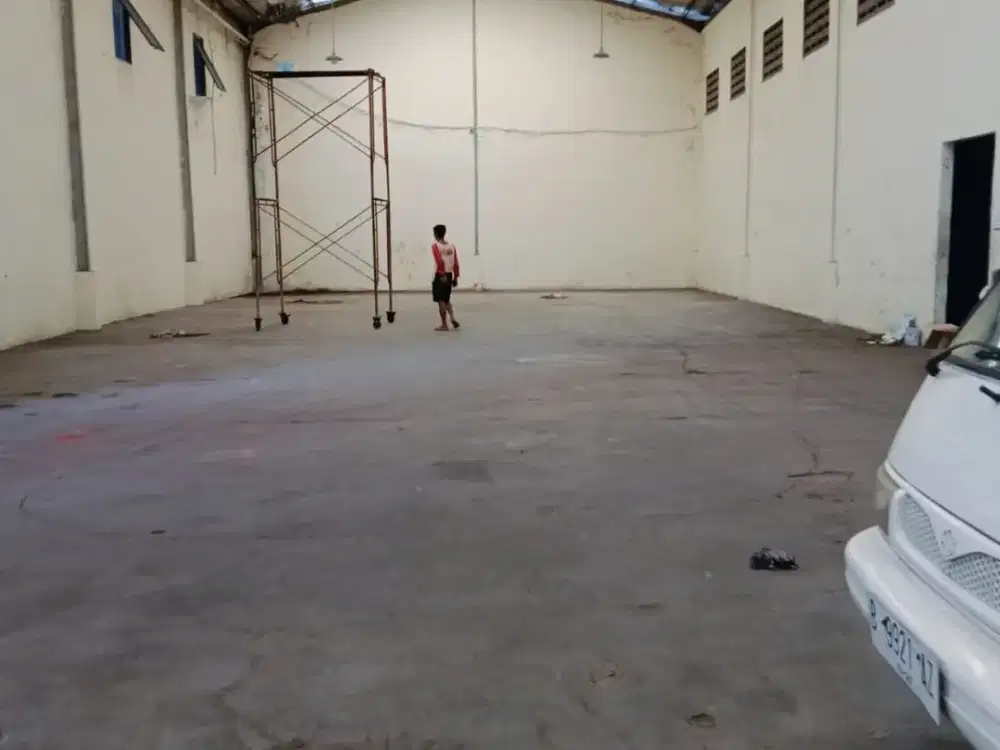 DI SEWA CEPAT! gudang plus mess karyawan di alam sutera kota Tangerang