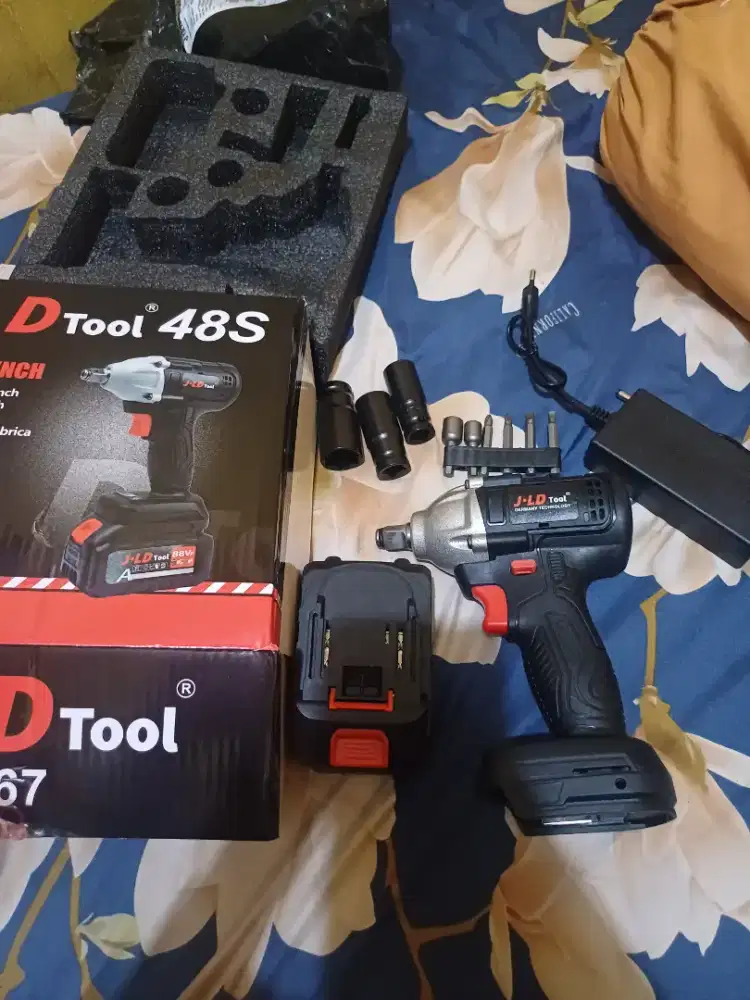 Di jual mesin bor baterai, torsi 350N.m baterai [88vf 4.0Ah]