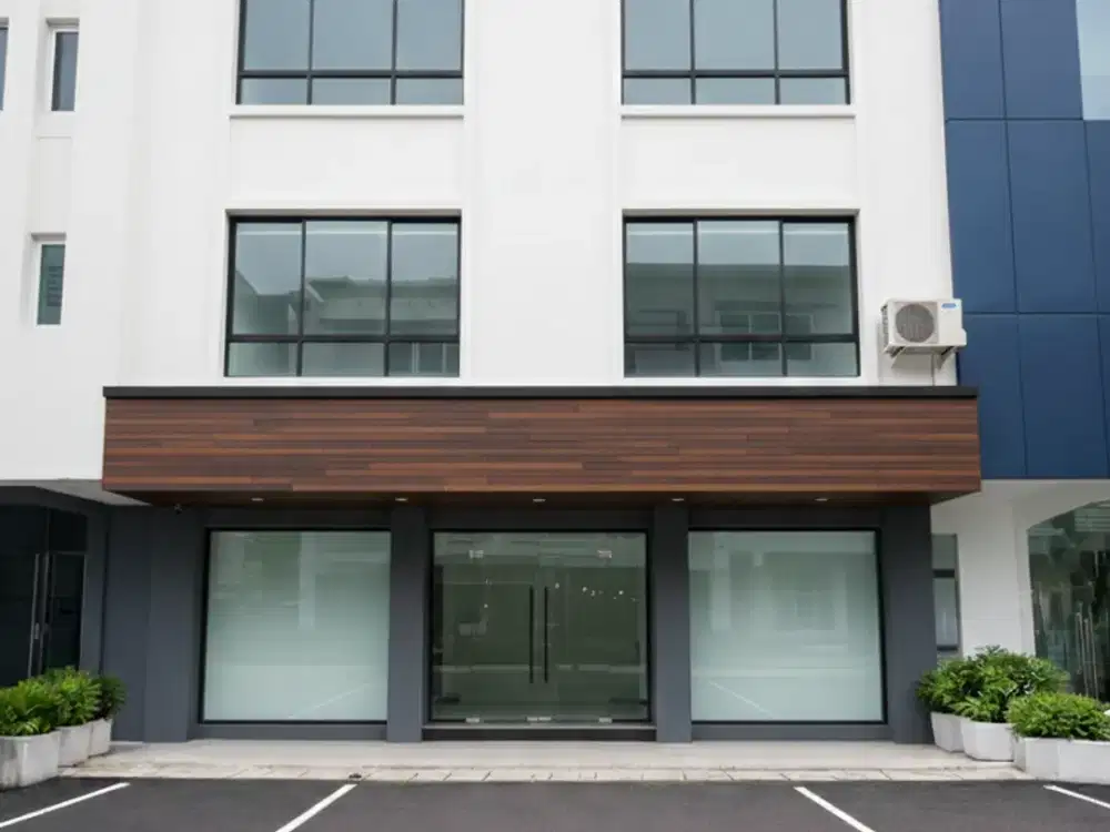 Ruko Gandeng 4 Lantai Permata Senayan Semi Furnished Ex Kantor Siap Huni