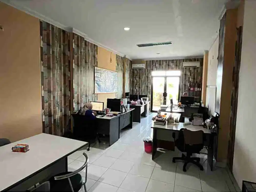 Disewakan Ruko 3 lt di Howitzer Raya, Sumur Batu.Kemayoran