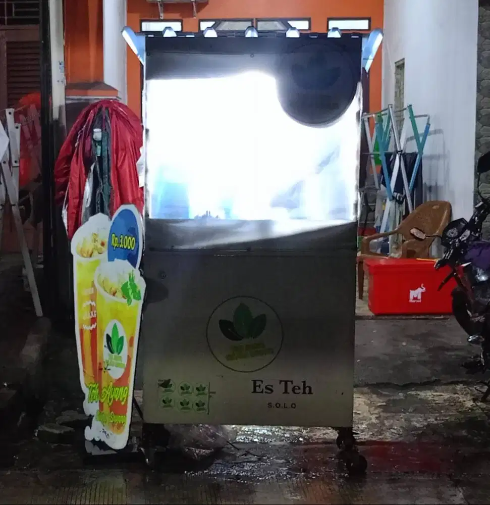 Di cari karyawan es teh