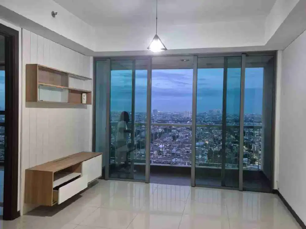 Dijual Apartemen ST Moritz Puri indah Type 2+1 br luas 96 m2 Tower New Royal LT 30 Semi furniture: ac, kitchen cabinet, kompor, gradenza TV, private lift, siap huni, survey dan nego yuk!!