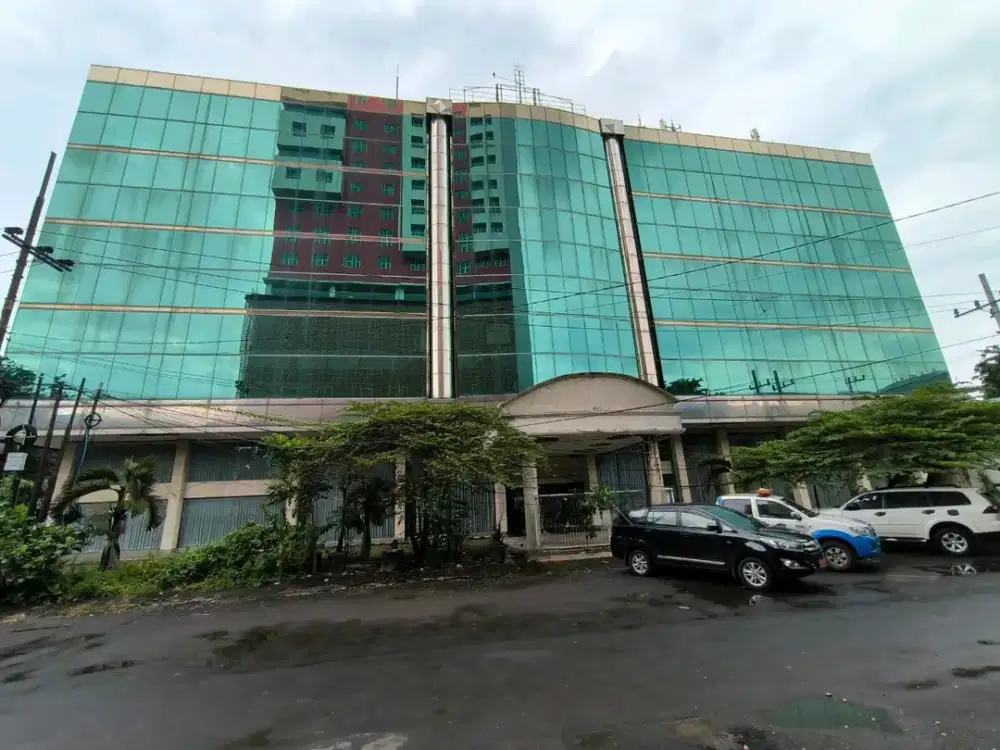 GEDUNG 5 LANTAI EX HOTEL DI JAKSA AGUNG SUPRAPTO, STRATEGIS