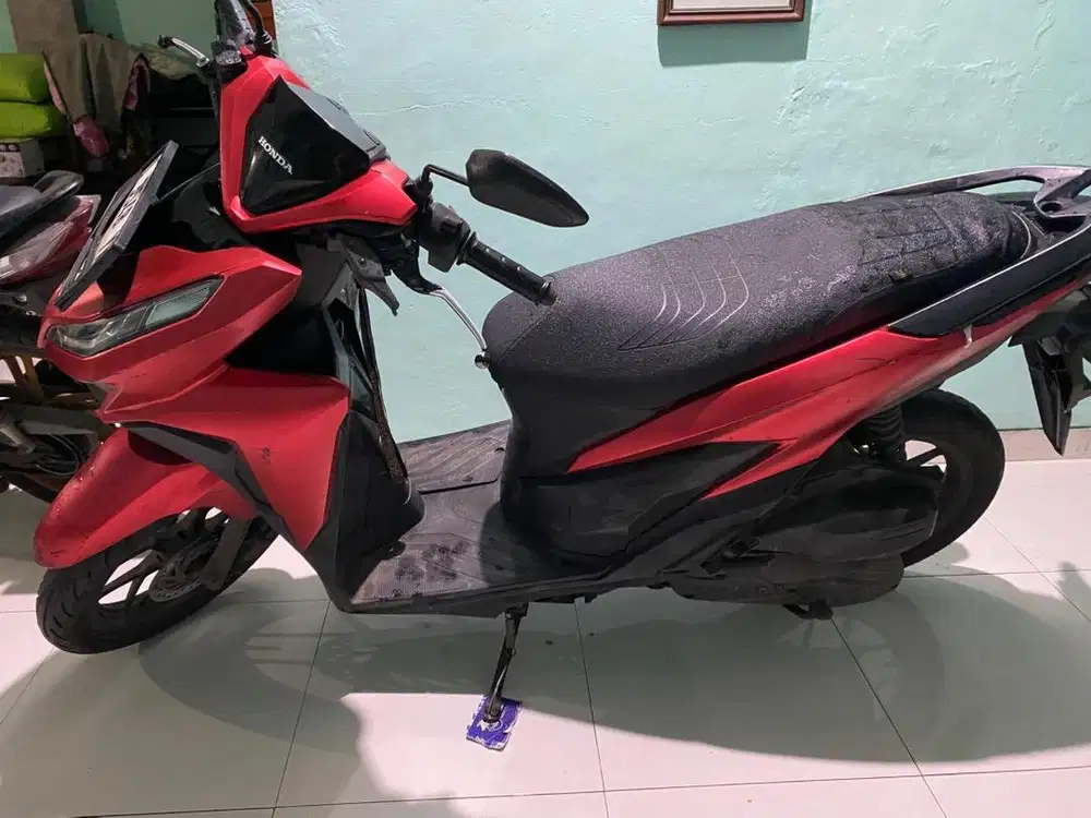 Vario 125 merah
