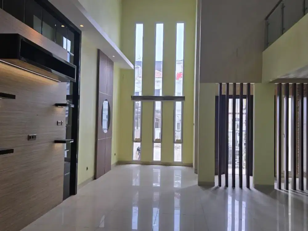 DIJUAL RUMAH BANGUNAN BARU DENGAN KITCHEN SET @JAKARTA BARAT