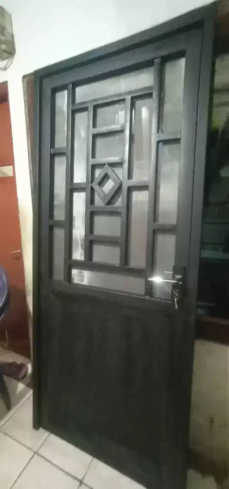 Pintu besi holo 40x60