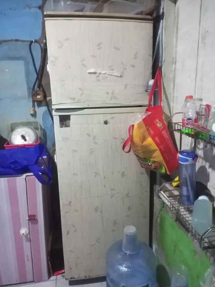 Kulkas 2 pintu Enggak dingin