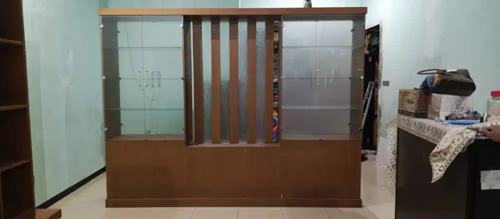 LEMARI HIAS PAJANGAN KAYU KACA Rak tv
