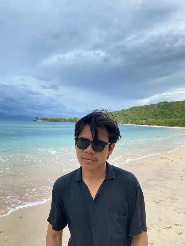 Saya mencari loker jadi driver sudah memiliki sim Mobil.