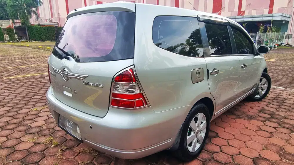 Nissan Grand livina 2011 Bensin