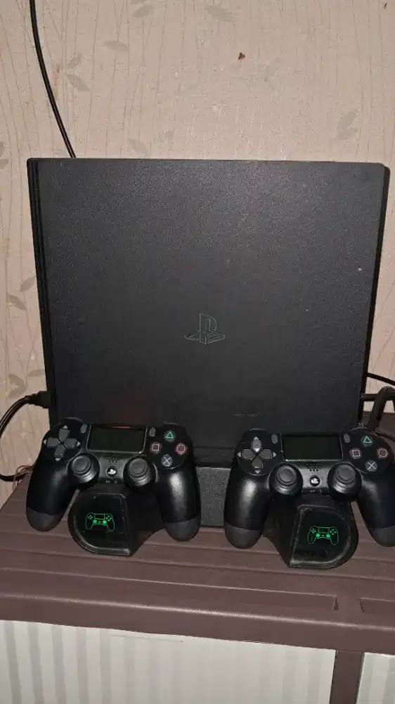 Playstation 4 Pro 1 tb