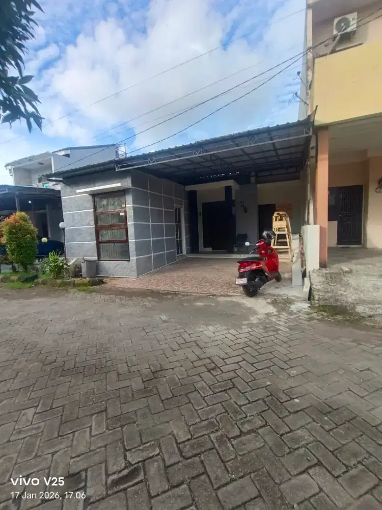 Dikontrakkan atau di JUAL rumah perumahan anging mamiri residence
