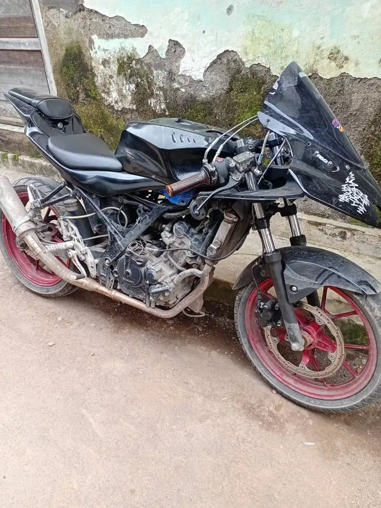 Gsx-r150 jual 6,500 nego ss lengkap