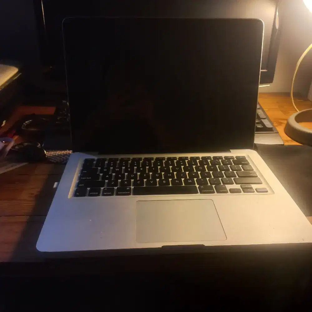 Dijual cepat macbook Core 2 duo