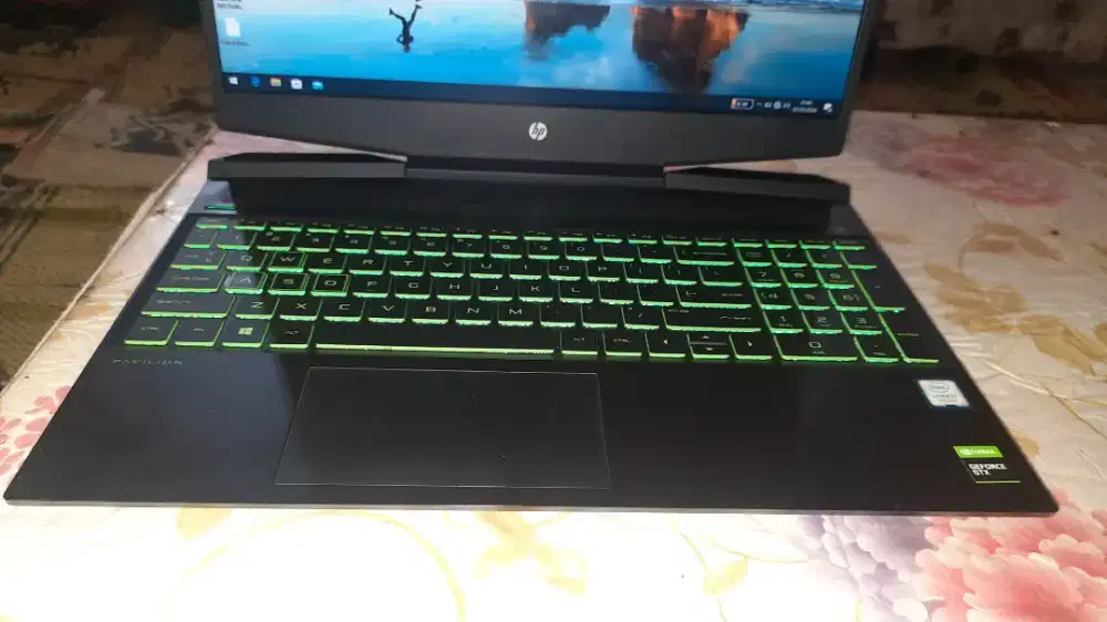 ASUS ROG STRIX G513QC  Ryzen 5 5600H,ram 16GB, SSD512,RTX 3050 , RGB