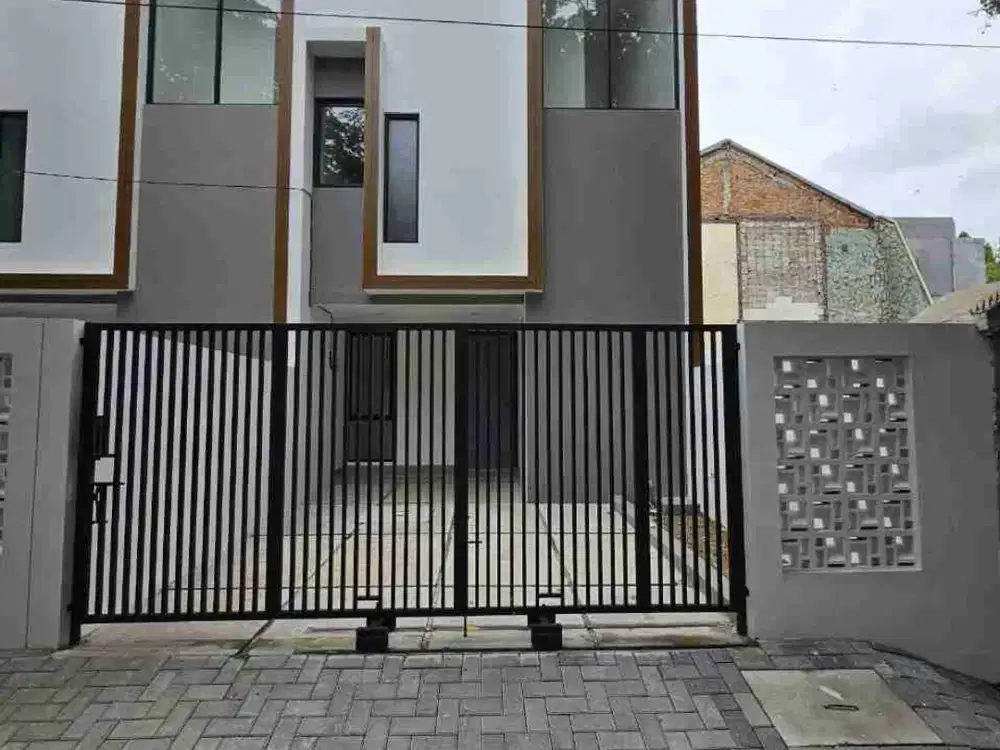 Disewakan rumah baru 3 lt, 5x15, 4 kt, 4 km citra garden 2