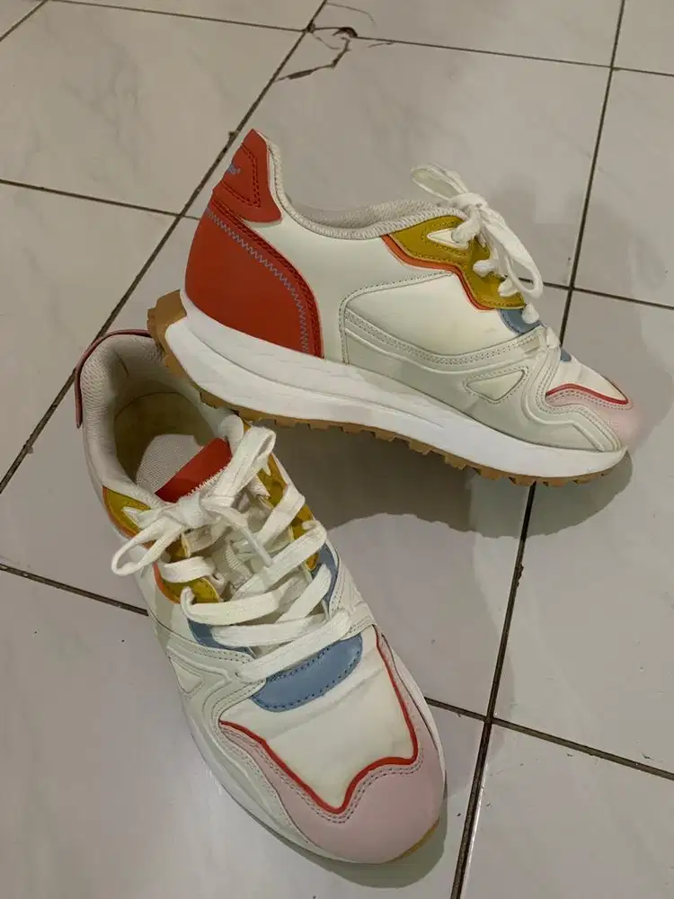 Dijual sepatu hush puppies