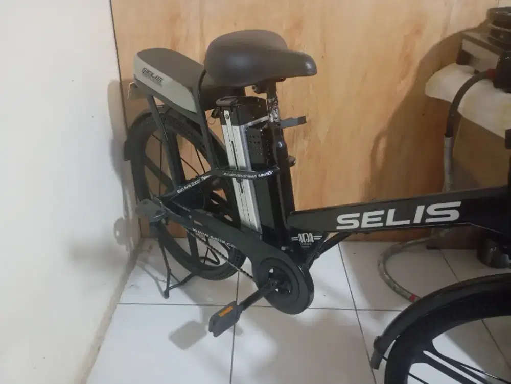 SELIS JARANG DIPAKAI