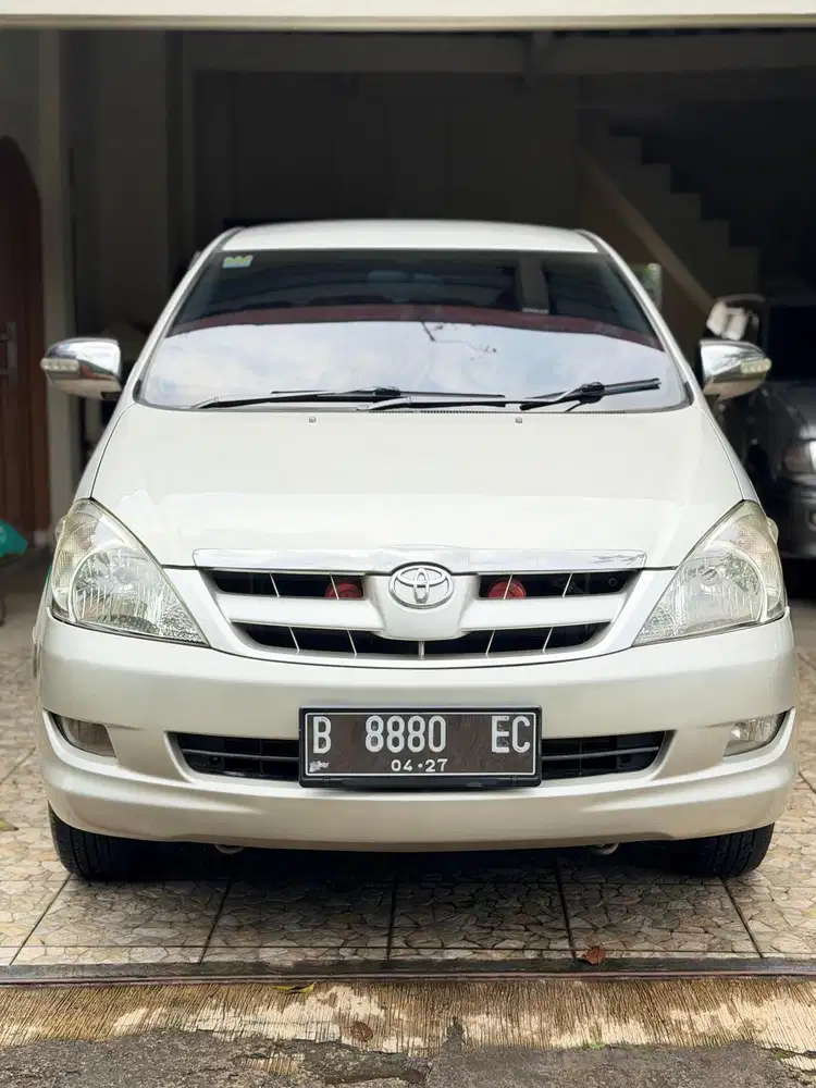 Toyota Kijang Innova 2005 tipe G Bensin Manual