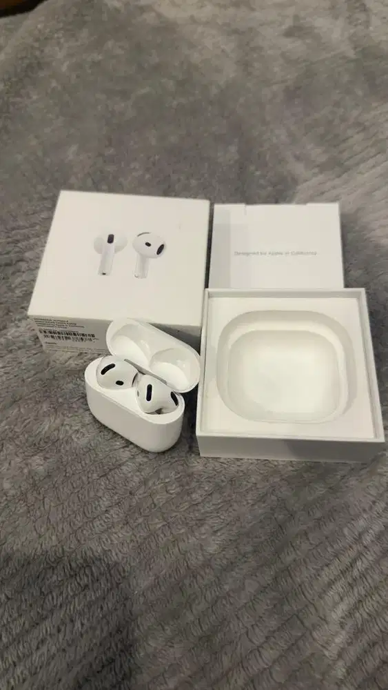 Apple Airpod Generasi 4 (Non Anc) Mulus Lengkap