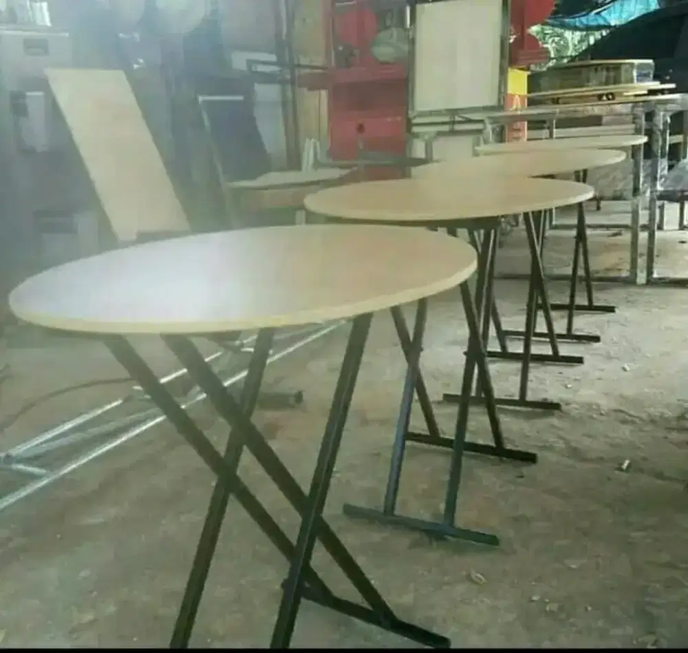 Meja bulat / meja cafe