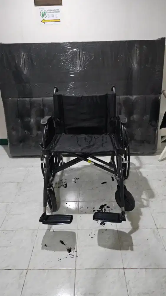 Dijual Kursi Roda Dewasa – Kondisi Sangat Layak Pakai