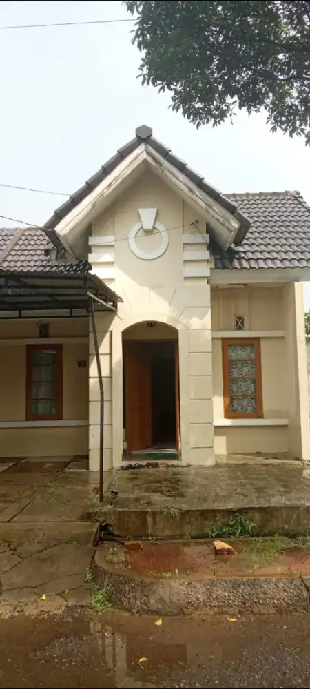 Dijual Rumah Karawang Barat, Luas,  Murah