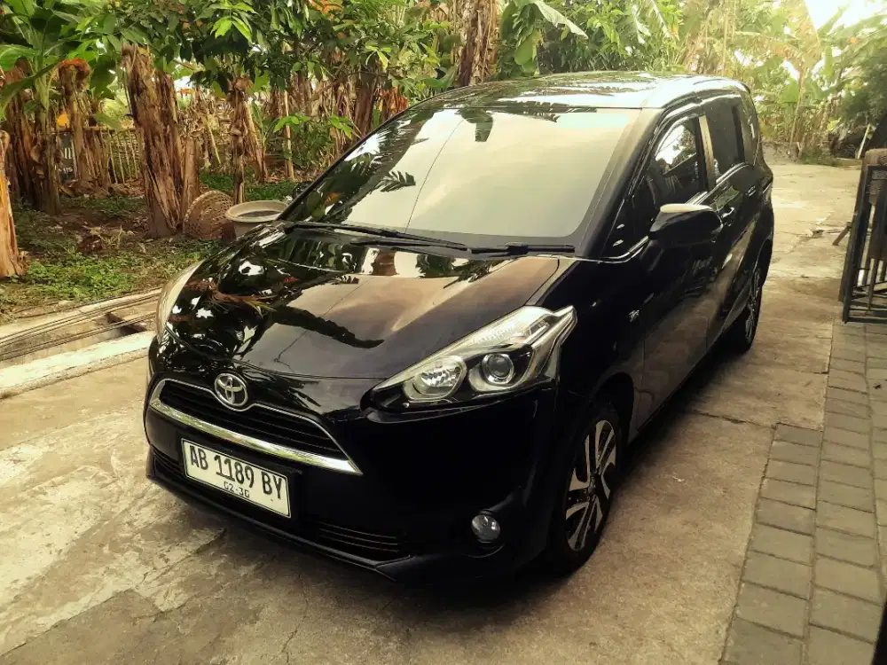 Murah.!! Toyota Sienta v mt 2016