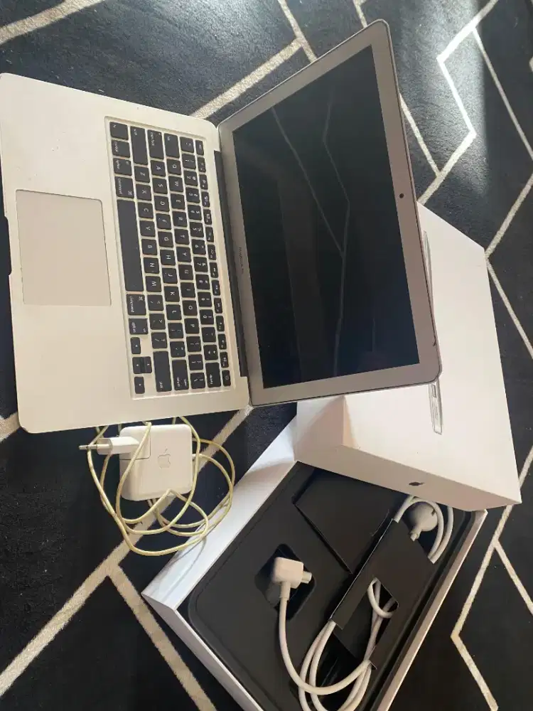 Apple macbook Air 13-inch 2017