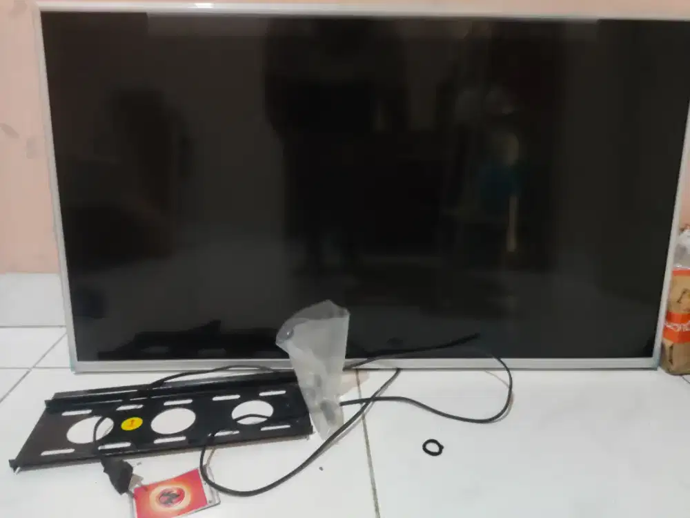Tv lcd changhong 40 like new