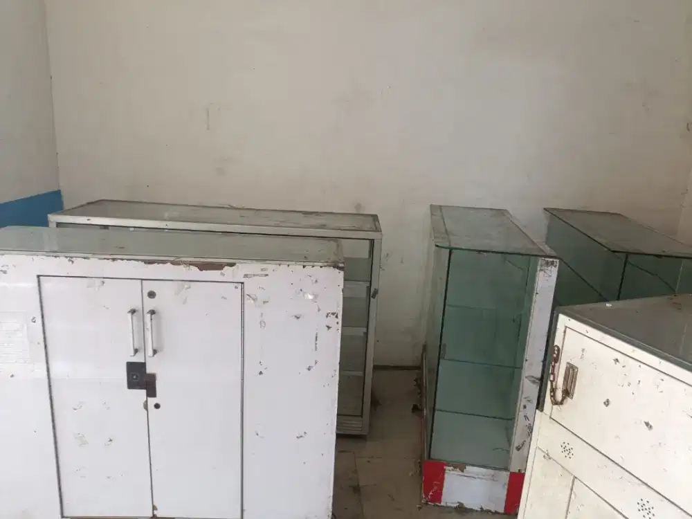 Etalase 120 cm ada 4 unit