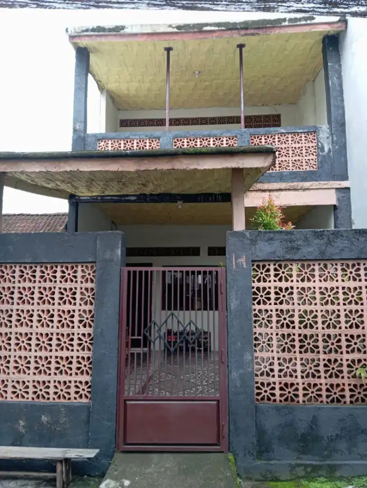 Dijual Rumah Besar Laweyan - Jajar Siap Huni