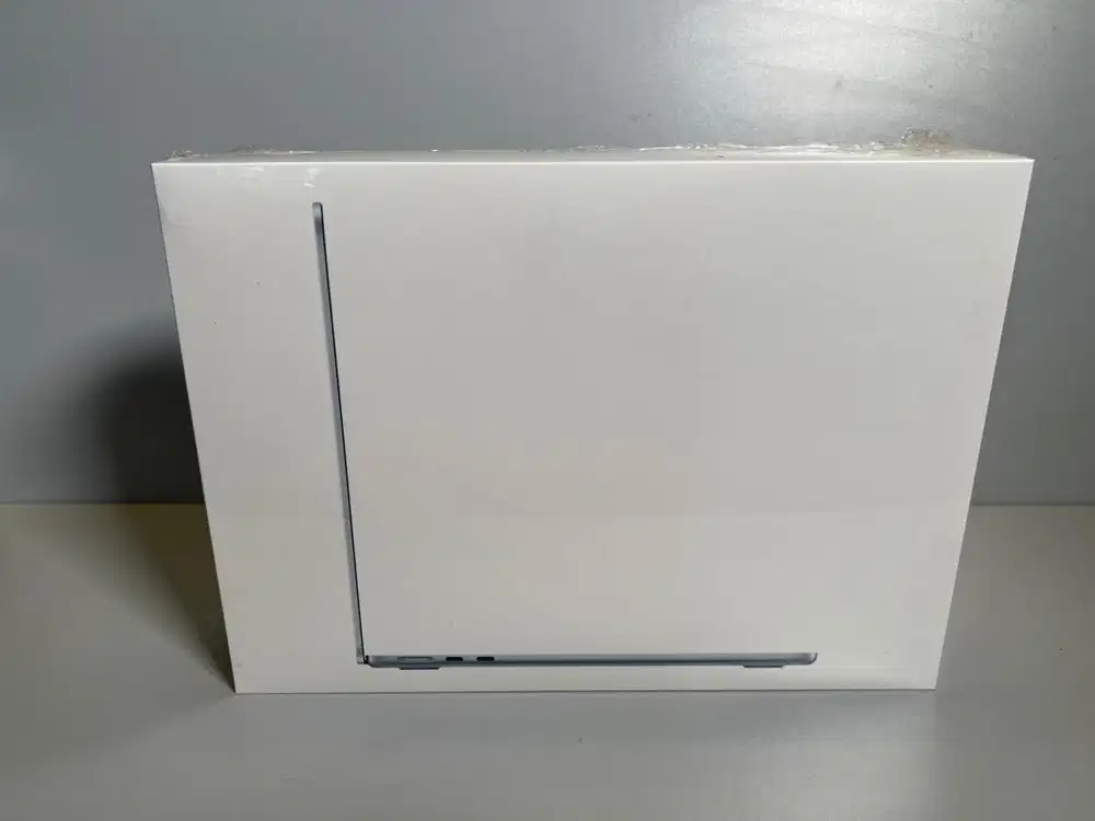 Macbook Air 13inch 2025 M4 ram 16gb