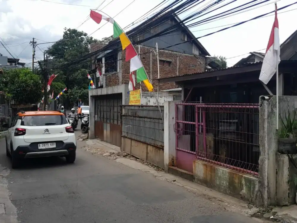 HITUNG TANAH !! DIJUAL RUMAH COCOK UNTUK TEMPAT USAHA / RUMAH KOST DI BATUNUNGGAL BANDUNG
