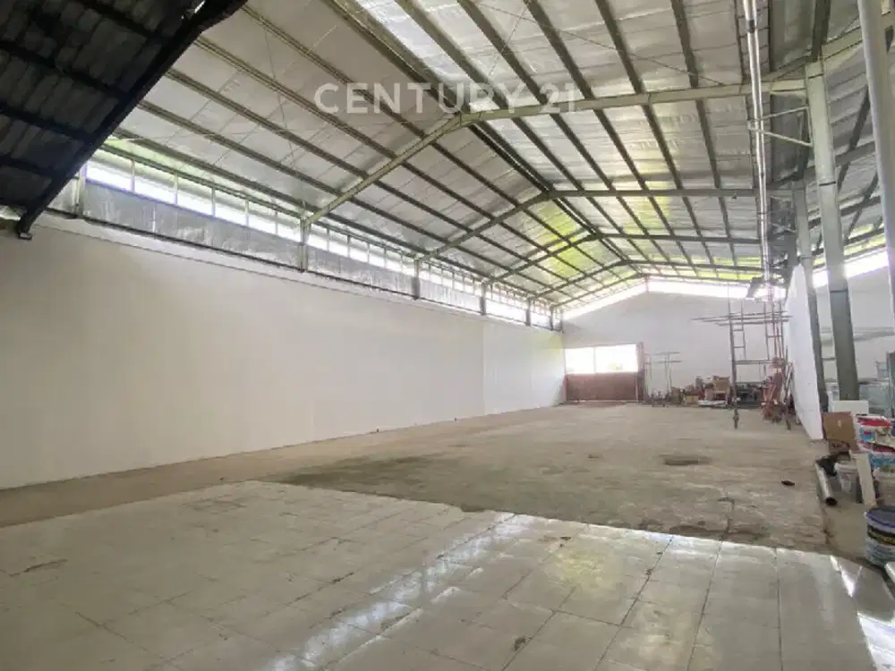 Gudang Luas Dan Letak Strategis Di Brebes