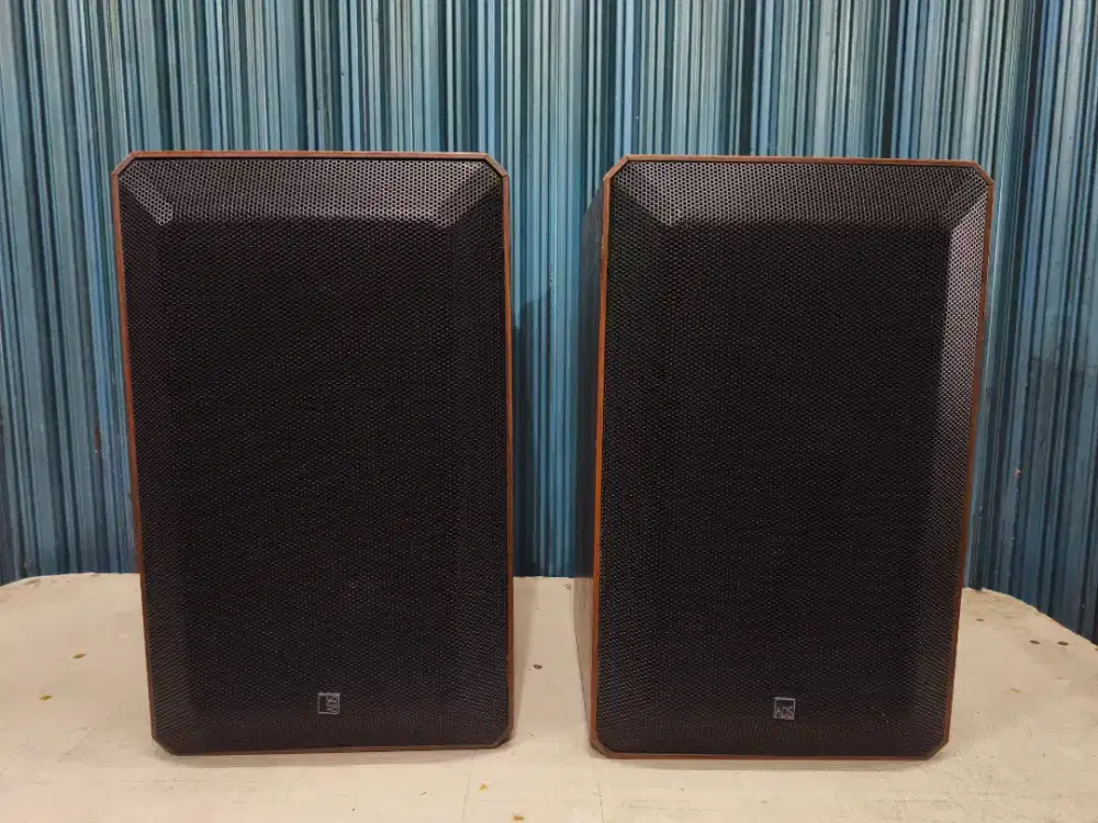 ADS L470/2 Classic Vintage Bookshelf Speakers